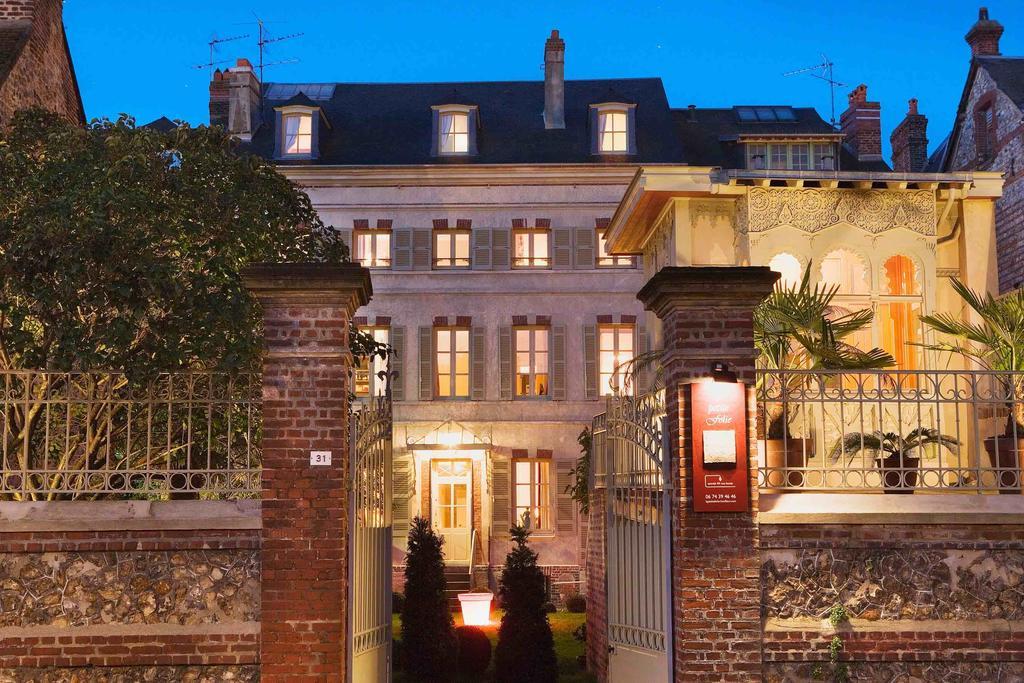 La Petite Folie Bed & Breakfast Онфльор Екстериор снимка