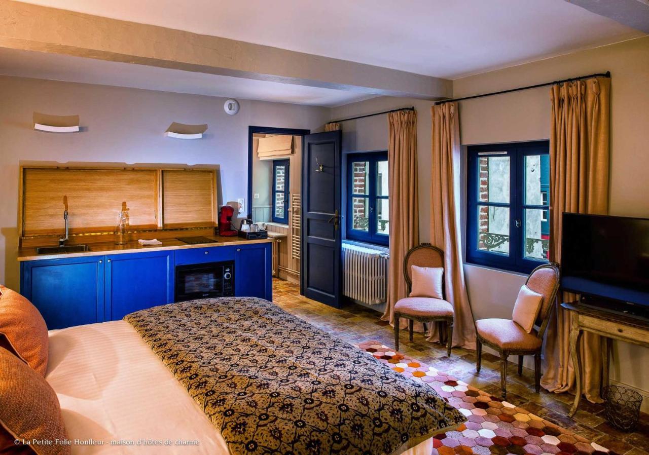 La Petite Folie Bed & Breakfast Онфльор Екстериор снимка