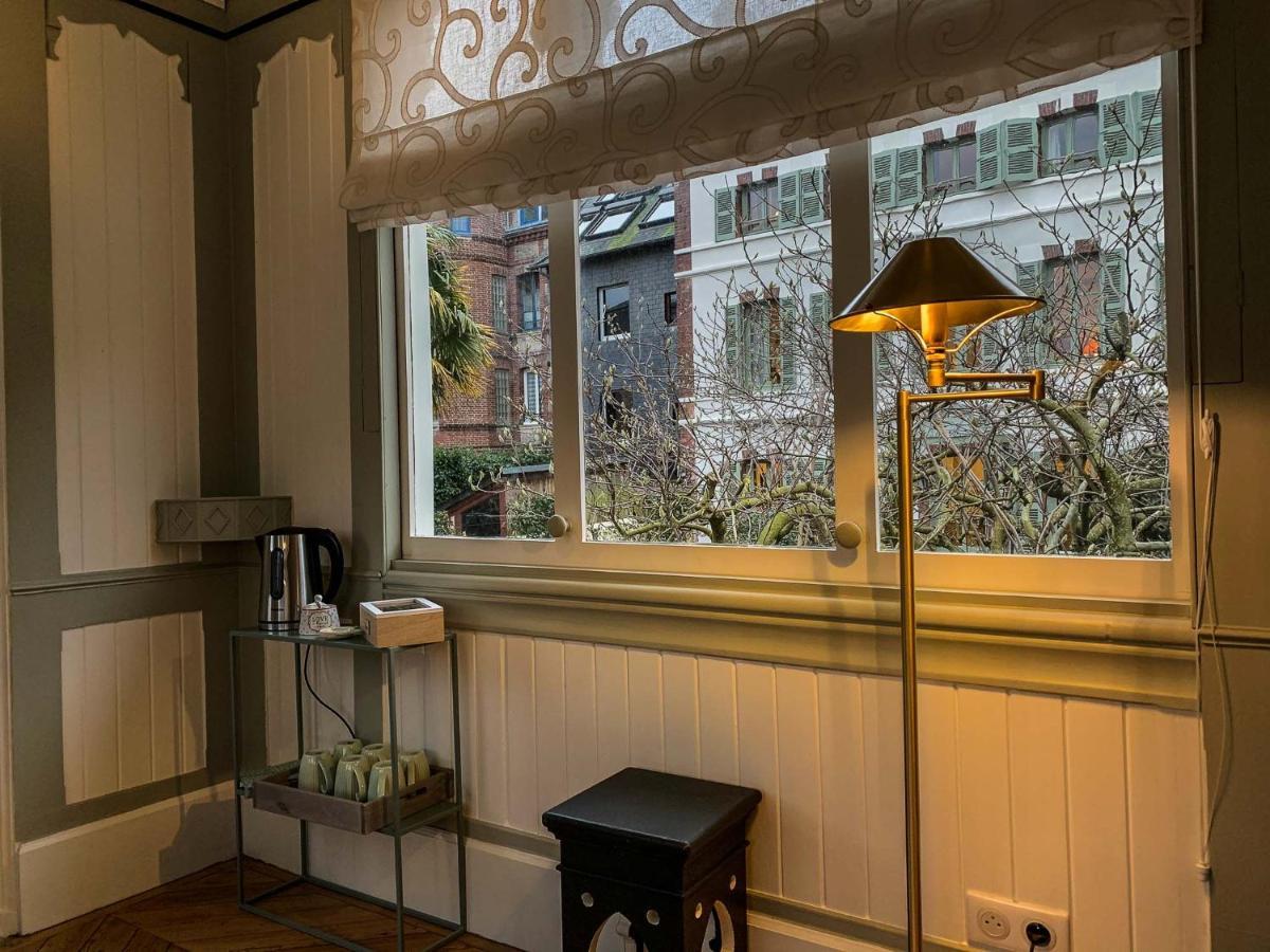 La Petite Folie Bed & Breakfast Онфльор Екстериор снимка