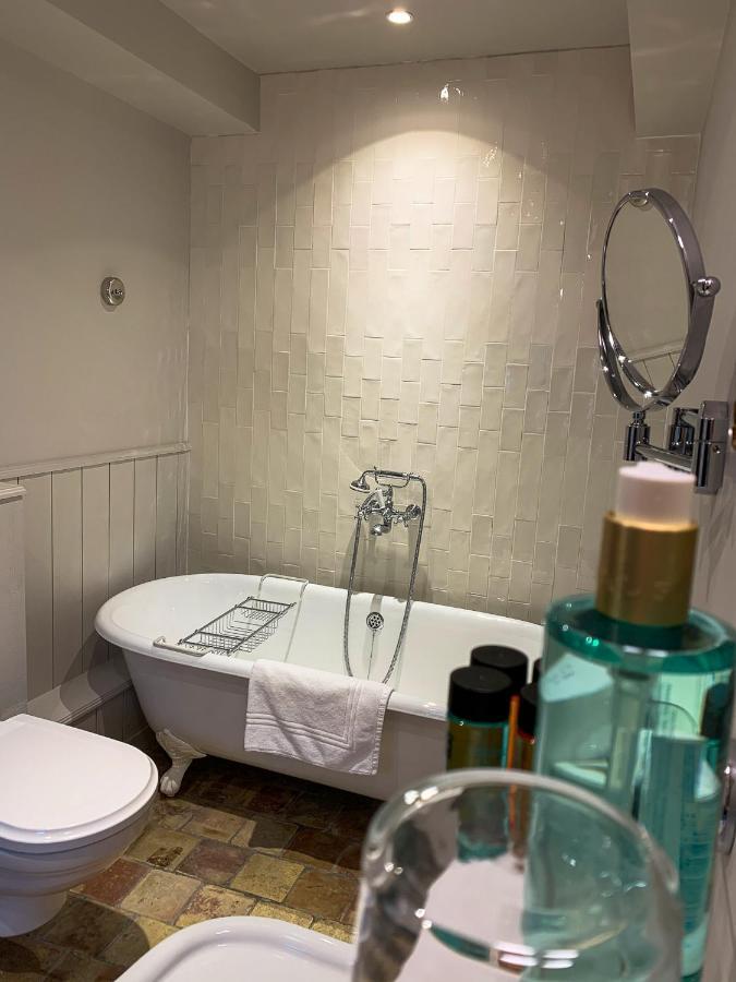 La Petite Folie Bed & Breakfast Онфльор Екстериор снимка